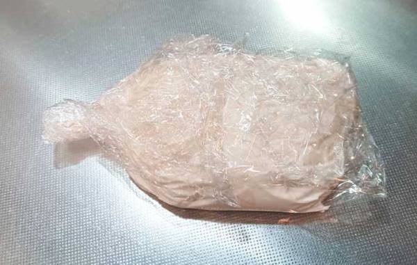 「生クリームを絞り袋に入れるの面倒…」　元カフェ店員おすすめのコツに、目からウロコ！