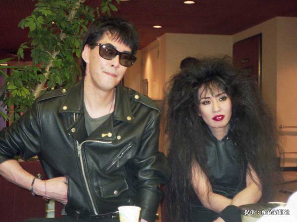 鮎川誠が娘と写る『西武百貨店のポスター』が、素敵すぎた　「最高にかっこいい」