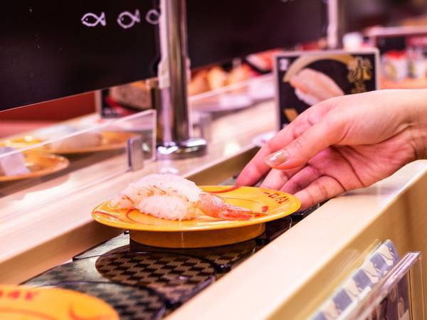 客の『不衛生行為』が炎上したスシロー　ジョージア大使の行動に「まさに粋」「ありがとう！」