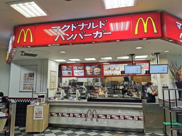 タイムスリップしたかのよう…！　令和とは思えないマクドナルド『店舗』