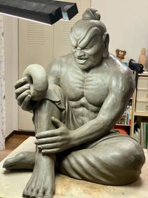 東京藝術大学の卒業生が制作した彫刻の像に「なんで！？」「笑ったわ」