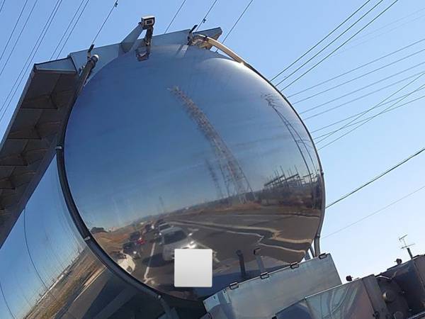 道路で目にした『タンク車』にときめく人続出！　正体に「テンションぶち上げ」「最高じゃん！」