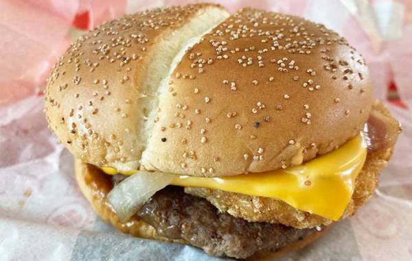 今度の『サムライ』もパンチありすぎ…！　マクドナルドの『サムライマック』がクセになる