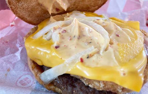 今度の『サムライ』もパンチありすぎ…！　マクドナルドの『サムライマック』がクセになる