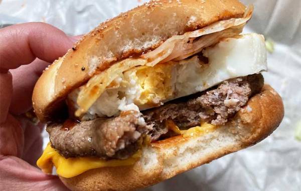 今度の『サムライ』もパンチありすぎ…！　マクドナルドの『サムライマック』がクセになる