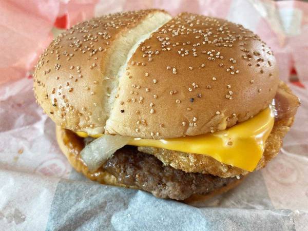 今度の『サムライ』もパンチありすぎ…！　マクドナルドの『サムライマック』がクセになる