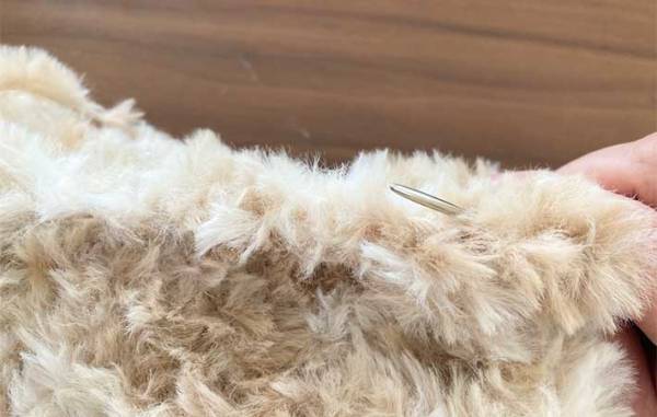 セリアの毛玉で編んだ『もの』が…想像以上に猫！　心ときめく仕上がりを大公開