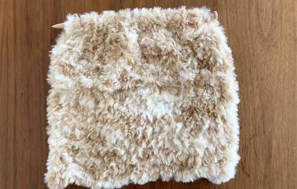 セリアの毛玉で編んだ『もの』が…想像以上に猫！　心ときめく仕上がりを大公開