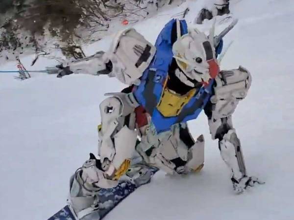 「全財産をかけて推したい」　スノボをする『あのロボット』の動画が、世界で話題に