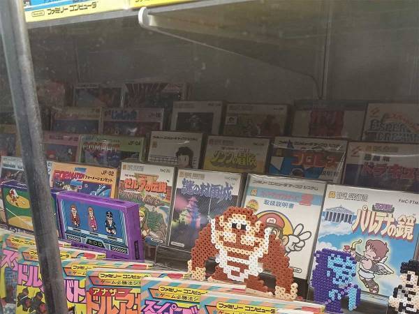 これが昭和の常識だった！　ゲーム店のディスプレイ再現に「最高」「涙が出る」