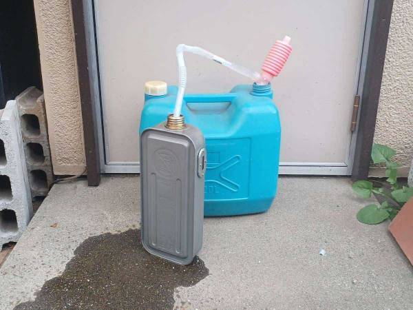 灯油が手についちゃった…　臭いをすぐ消せる方法に「すごい」「そんな効果が！」