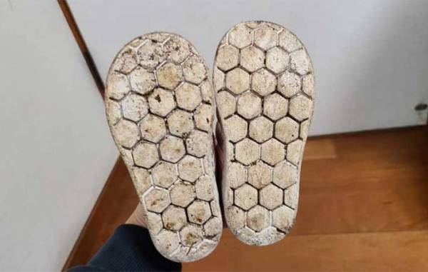 入れ歯洗浄剤で『スニーカーの汚れ』は落ちる？　驚きの結果に「大満足！」