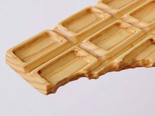 普通の『板チョコ』じゃない！？　写真をよく見ると…