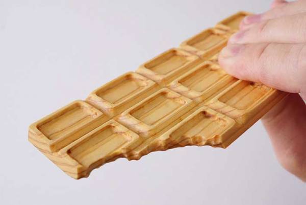 普通の『板チョコ』じゃない！？　写真をよく見ると…