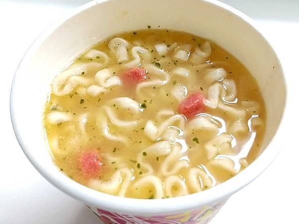 日清の『明太チーズカルボナーラうどん』　「しっかり明太子」「合わない訳がない」の声が続出！