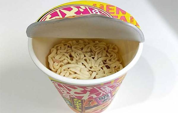日清の『明太チーズカルボナーラうどん』　「しっかり明太子」「合わない訳がない」の声が続出！