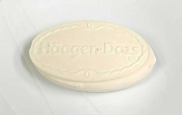 ホワイトチョコとイチゴの組み合わせが最高！　『ハーゲンダッツ クリスピーサンド』のイチゴ味を食べてみた