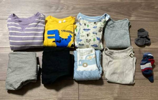 ファスナーを閉めるだけでOK！　ダイソー『圧縮バッグ』に目からウロコ