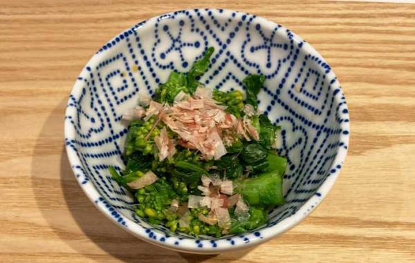 青菜のおひたしがレベルアップ！　少しの手間でおいしくなる『醤油洗い』とは？