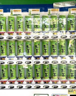 自販機で「どれにしよう」と悩む２歳児　真相に「大人だけど分かる」「ツッコミ不可避」