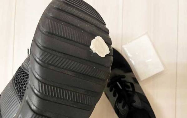 靴底に付いて取れないガムが一瞬でポロッ！　簡単すぎる方法に「信じられない」「いいこと知った」