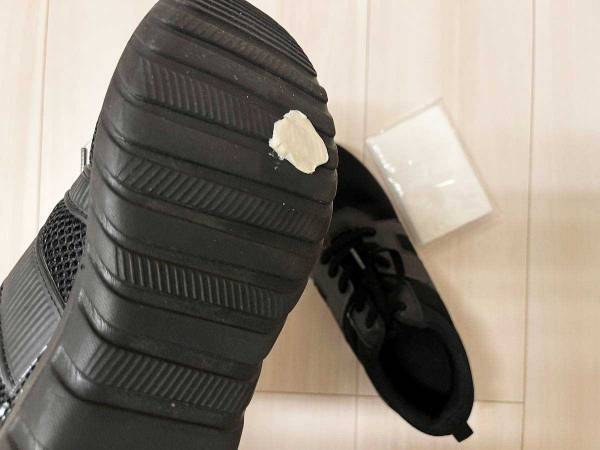 靴底に付いて取れないガムが一瞬でポロッ！　簡単すぎる方法に「信じられない」「いいこと知った」