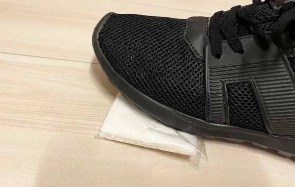 靴底に付いて取れないガムが一瞬でポロッ！　簡単すぎる方法に「信じられない」「いいこと知った」