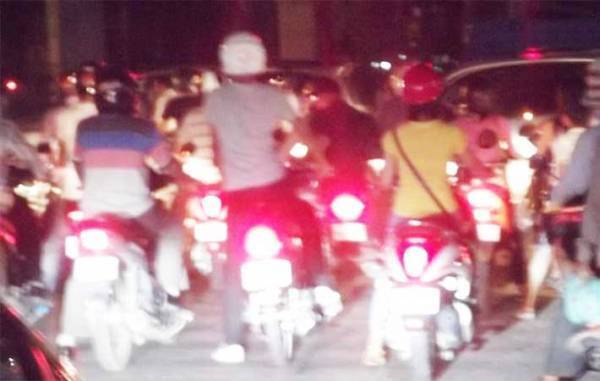 信号機が少ないベトナム　困惑した旅行者が道を渡ろうとしたら？　「ゾッとした」