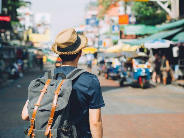 旅行客に「ケチャップついてる」と教えてくれた親切な相手　意図に震え上がる