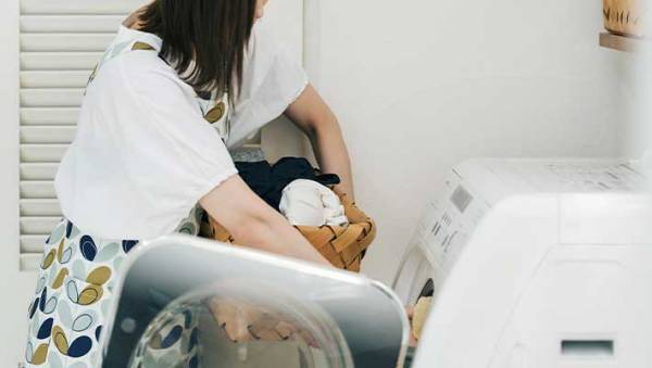 「夜干していい？」「服は裏返す？」　洗濯研究家の回答に、目からウロコ！