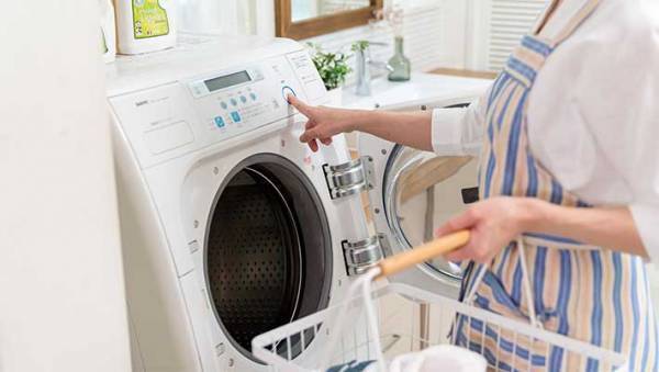 「夜干していい？」「服は裏返す？」　洗濯研究家の回答に、目からウロコ！