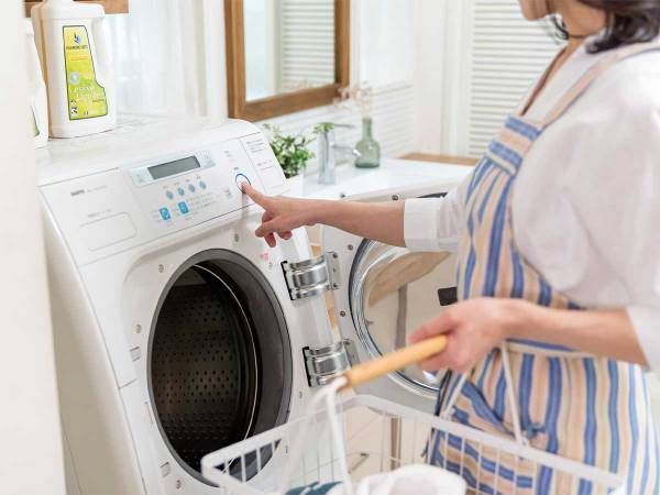 「夜干していい？」「服は裏返す？」　洗濯研究家の回答に、目からウロコ！
