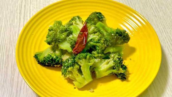 「これ絶対にうまいやつ」　ブロッコリーを茹でた後に…？
