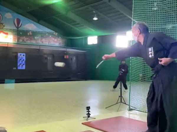 『２００キロ』のボールに挑戦した高齢者　結果に震える