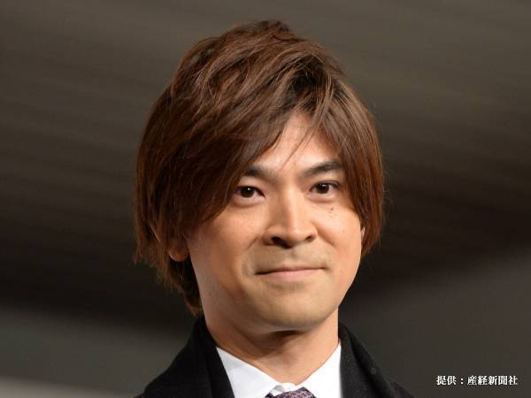 『テニスの王子様』で知られる許斐剛　歩行困難で車イス生活に