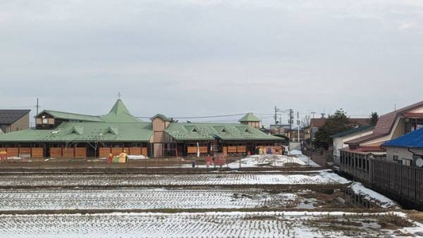 電車に乗車中、車窓から見た光景に「心が温かくなった！」「素敵な取り組み」