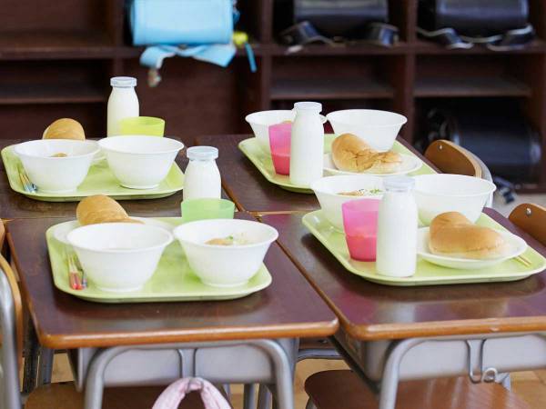 娘が持ち帰った給食袋、入っていたモノに母親が動揺　「笑いすぎて息ができない！」「爆笑」