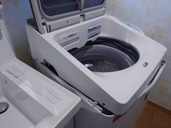 防水シーツを洗ったら、家が『大惨事』に！　失敗談に「知らなかった！」「怖すぎる」