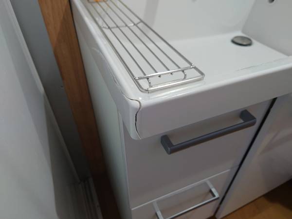 防水シーツを洗ったら、家が『大惨事』に！　失敗談に「知らなかった！」「怖すぎる」