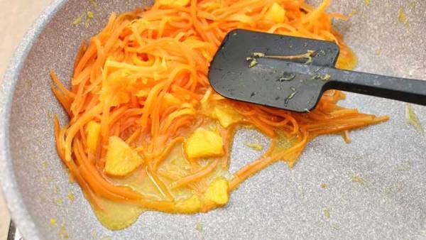 オレンジの香りと相性抜群…　鍋１つで作る『絶品ニンジン料理』に箸が止まらない