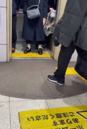 「自分中心」「この動画はショックが…」　車いす利用者が投稿した動画に注目集まる