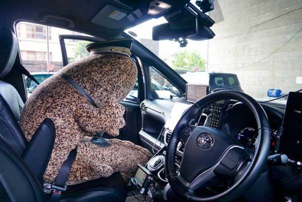 「え、ヤバい」「一緒に乗りたい」　タクシーの助手席に乗っていたのは、まさかの？