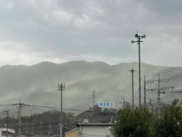 「見ているだけでしんどい」　強風が吹いた日の山の光景に悲鳴上がる