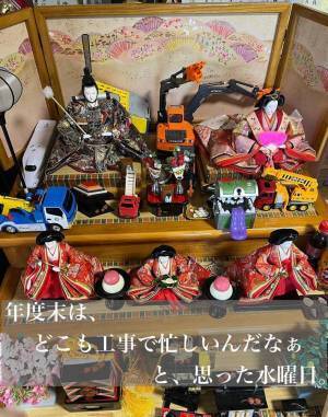 ５人の子供がいる家に『ひな人形』を飾ると？　母親が投稿した写真に「息ができないくらい笑った」