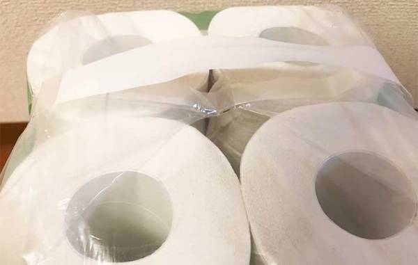 ハサミも不要！　トイレットペーパーの袋を『キレイに開ける方法』とは？