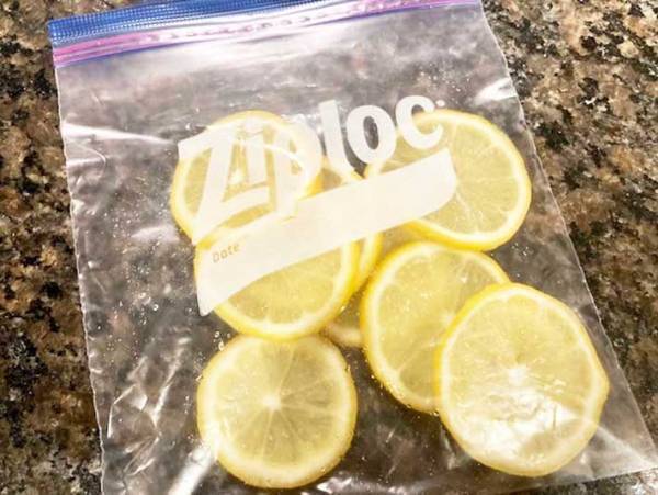 ストックしておくと便利！　すぐできる『冷凍レモン』の作り方