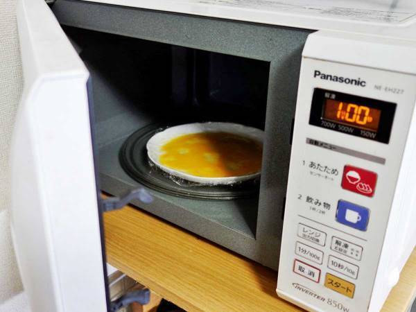 ちらし寿司や冷やし中華に！　錦糸卵・薄焼き卵はラップとレンジでカンタンにできる