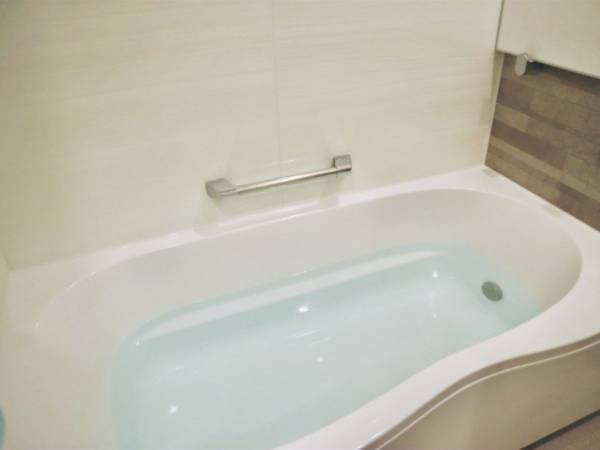 閲覧注意レベル！？　お風呂の配管のゴミをごっそり取る方法に「勇気いる」「見るの怖い」