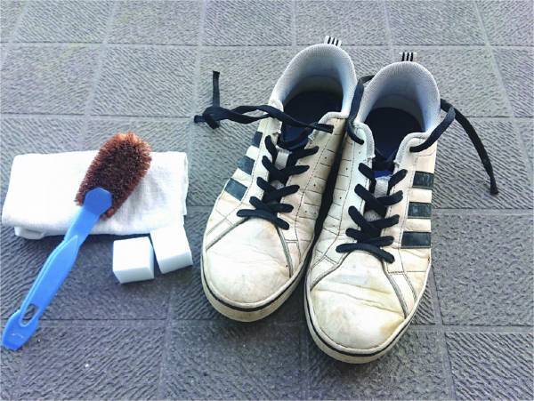 １００均アイテムで濡らさず簡単！　白いスニーカーがきれいに蘇る驚きの方法とは