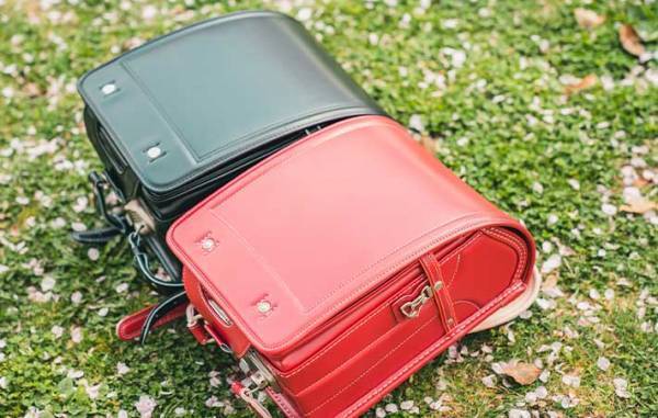 「大号泣した」　ランドセルを選ぶ親子の映像に、涙する人が続出